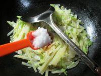 圆白菜炒土豆的做法步骤7