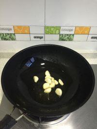 什锦香辣沼虾锅的做法步骤2