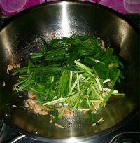 河虾米炒韭菜的做法步骤5