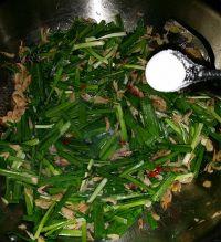 河虾米炒韭菜的做法步骤6