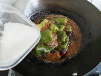红烧青椒灌肉的做法步骤11