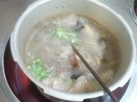 羊肉春笋菌菇汤的做法步骤9