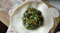 韭菜木耳虾仁水饺的做法步骤8