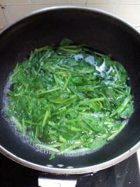 菠菜拌毛蛤蜊的做法步骤4