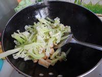 花菜炒豆腐的做法步骤8
