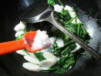 菠菜炒山药的做法步骤7