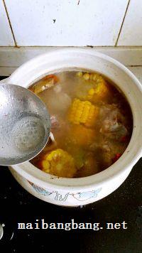 玉米棒骨汤的做法步骤11