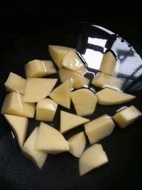 咖喱土豆盖浇饭的做法步骤1
