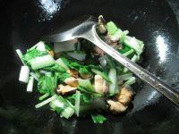 小白菜炒淡菜的做法步骤4
