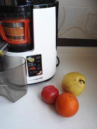 雪梨西红柿橙汁的做法步骤1