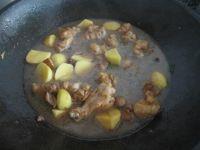 榛蘑炖鸡块的做法步骤10