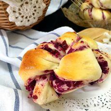 紫薯果仁麻花卷